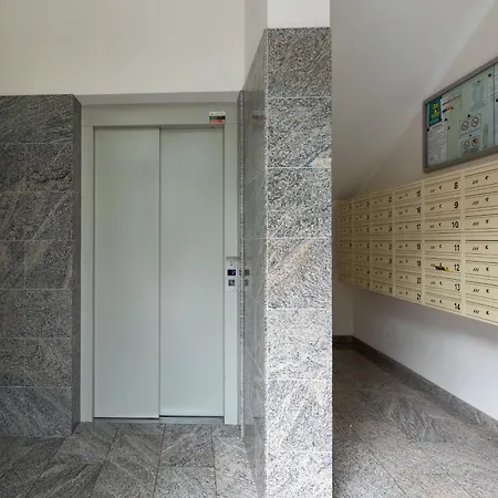 Oasis, Near The Center By Rentmonkey *