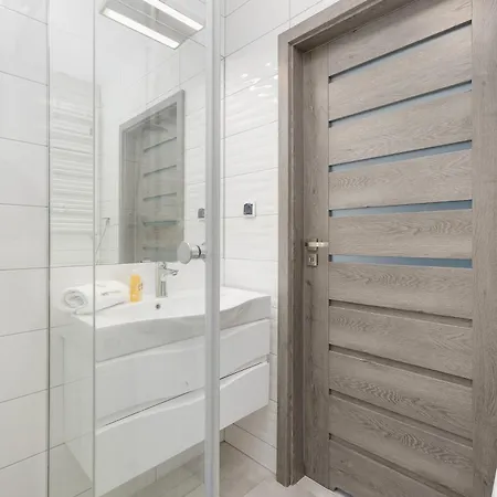 Oasis, Near The Center By Rentmonkey